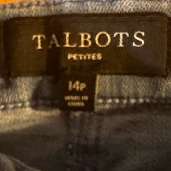 Talbots Petites Embroidered Denim Pencil Skirt Blue Floral 14P Scalloped Hem - Picture 2 of 3